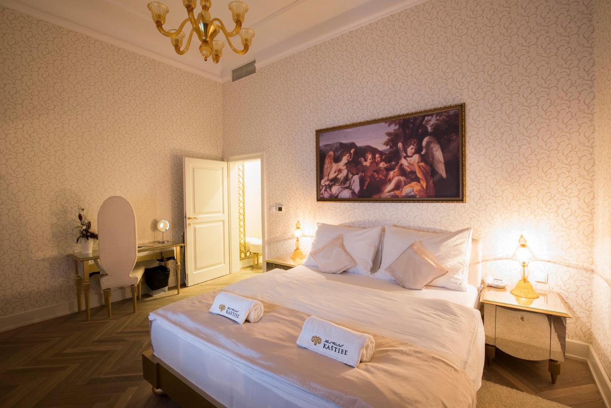 Art Hotel Kastiel Tomášov Eksteriør billede