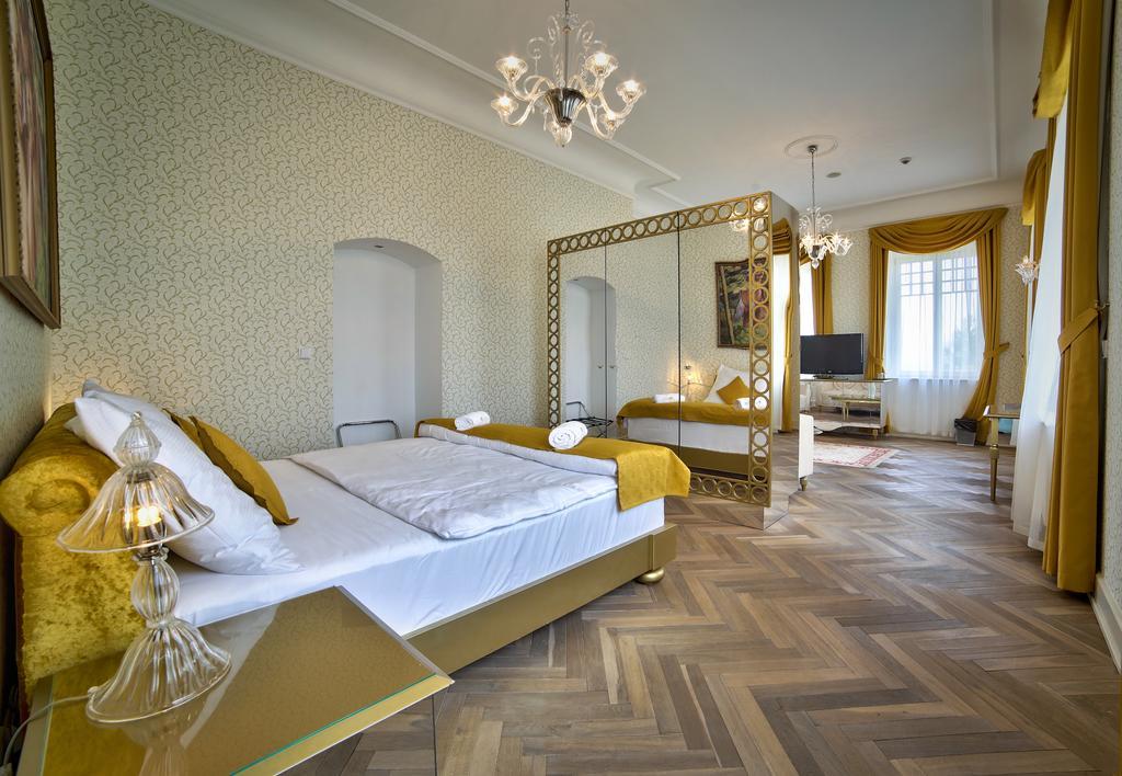 Art Hotel Kastiel Tomášov Eksteriør billede
