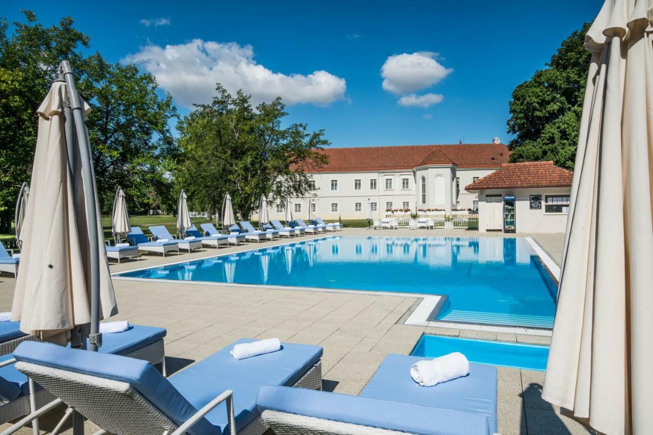 Art Hotel Kastiel Tomášov Eksteriør billede